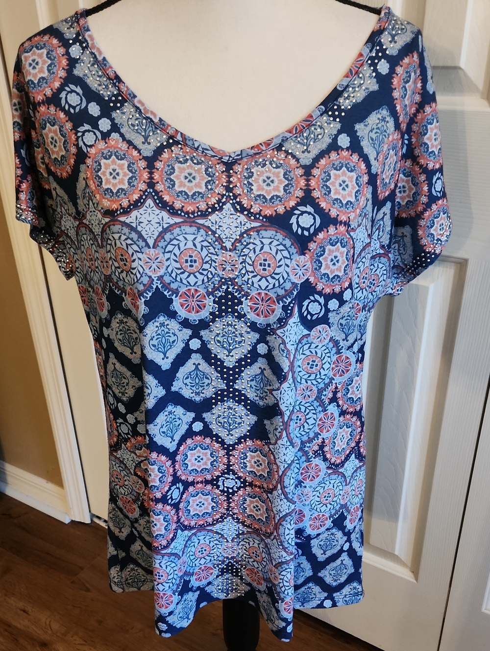 Gloria Vanderbilt Navy Blue, Pink & Light Blue Printed Scoop Neck Tunic